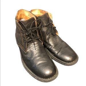 Born Black Leather Lace-Up Ankle Boots with Contrast Stitching